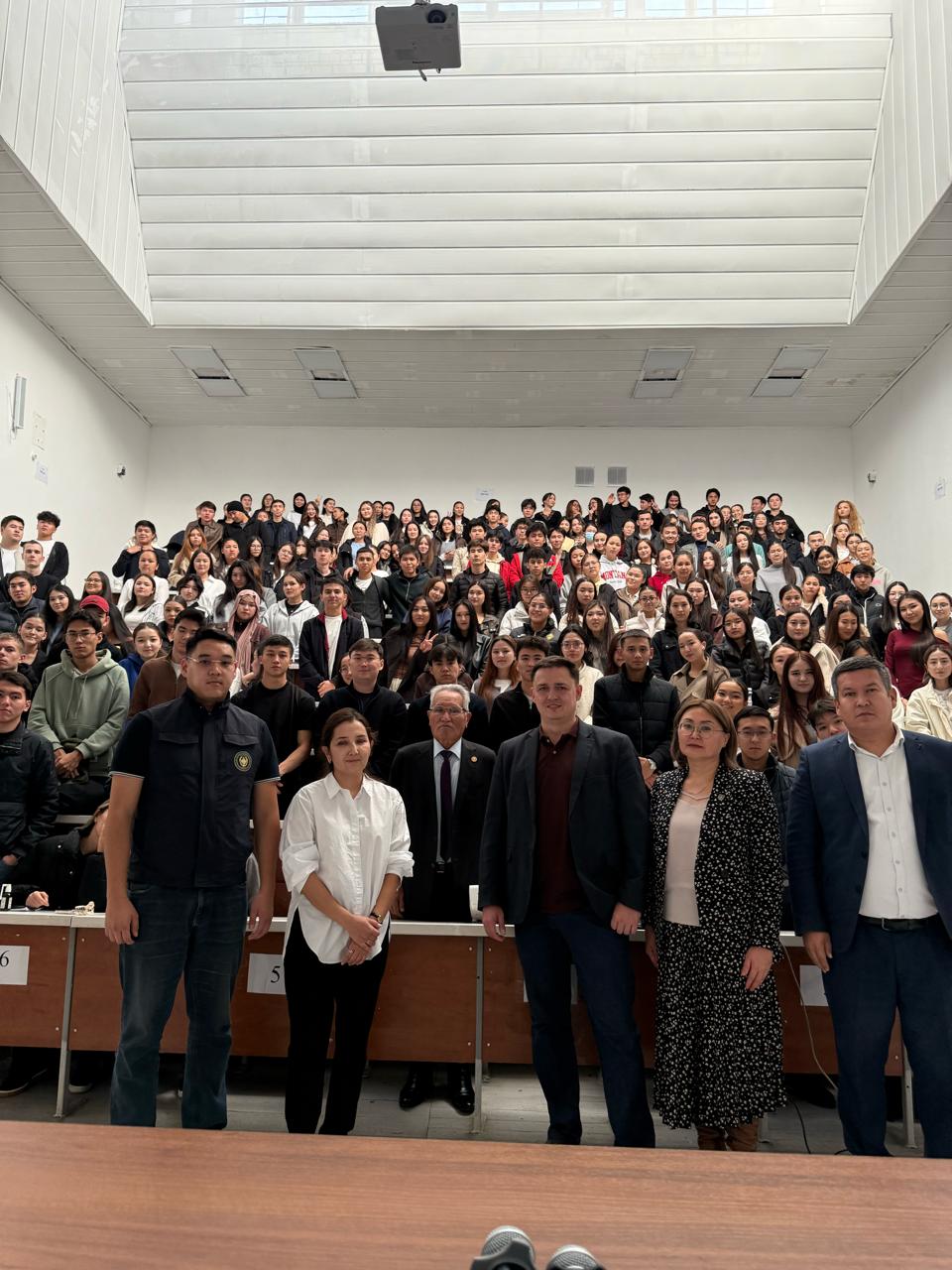 Студенттердің «Қазақстан Республикасының Ұлттық Банкінің Ұлттық төлем корпорациясы» АҚ өкілдерімен кездесуі